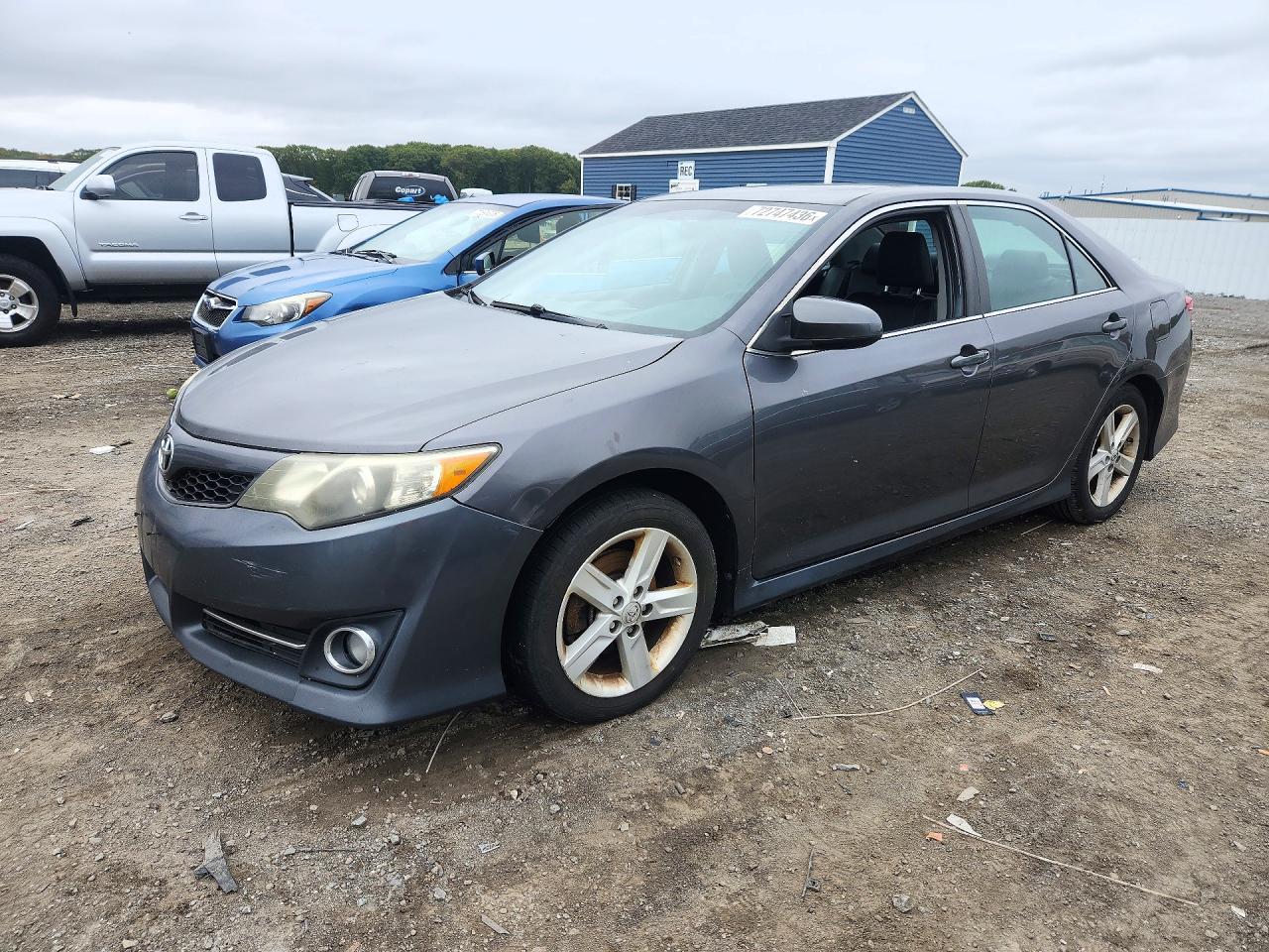 2013 TOYOTA CAMRY — Front 3/4