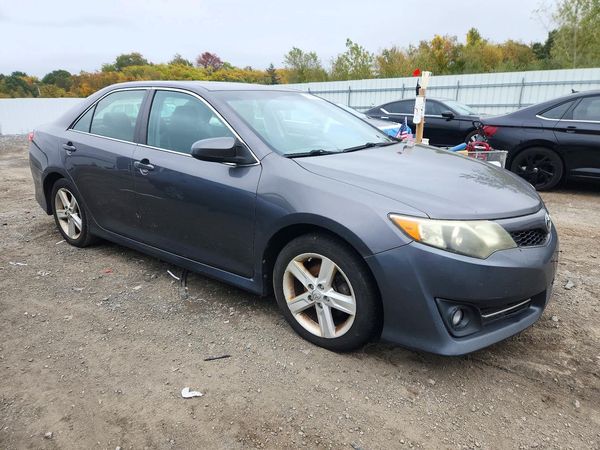 2013 TOYOTA CAMRY — Passenger 3/4