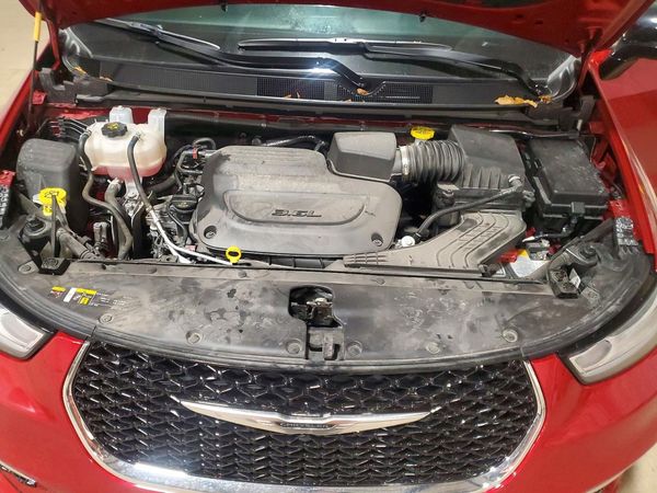 2025 CHRYSLER PACIFICA Select — Engine bay