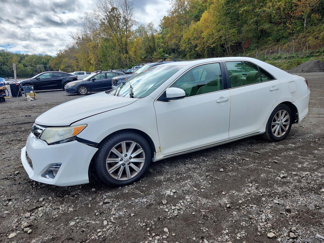 2013 TOYOTA CAMRY — Front 3/4