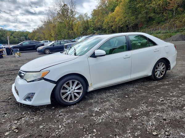2013 TOYOTA CAMRY — Front 3/4