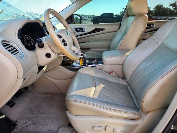 2013 INFINITI JX35 — DENT