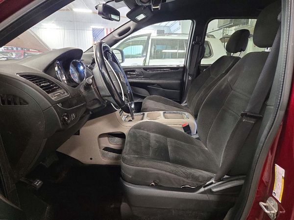 2018 DODGE GRAND CARAVAN SE — DENT