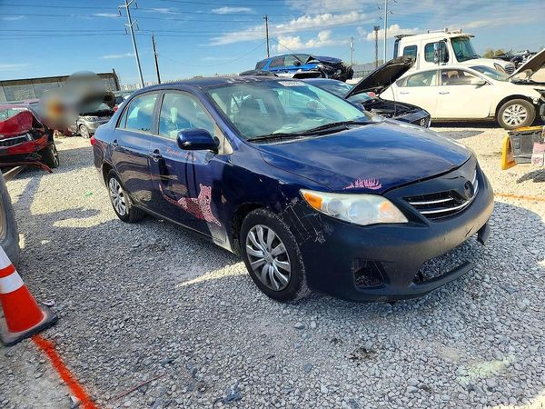 2013 TOYOTA COROLLA — Passenger 3/4