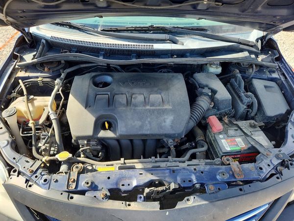 2013 TOYOTA COROLLA — Engine bay
