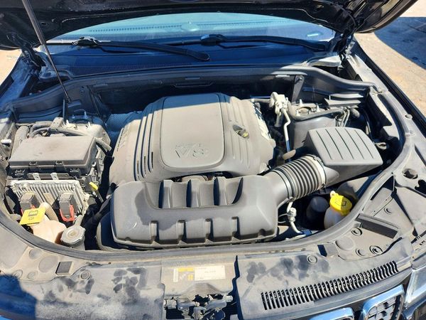 2021 JEEP GRAND CHEROKEE Limited — Engine bay
