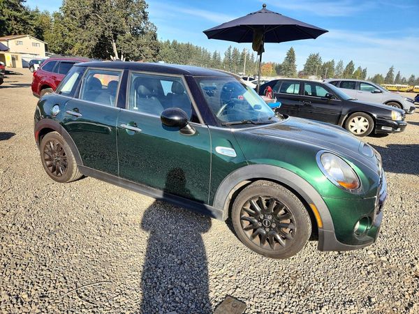 2016 MINI COOPER — Passenger 3/4
