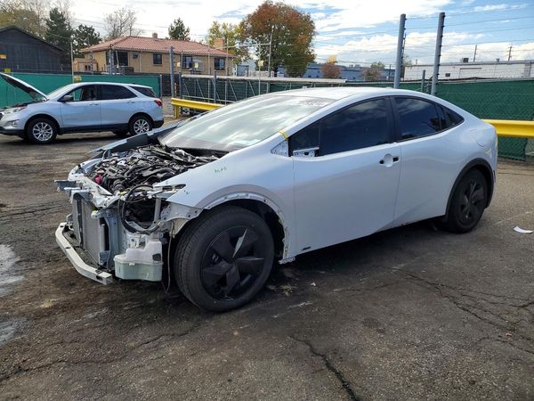 2024 TOYOTA PRIUS — Front 3/4