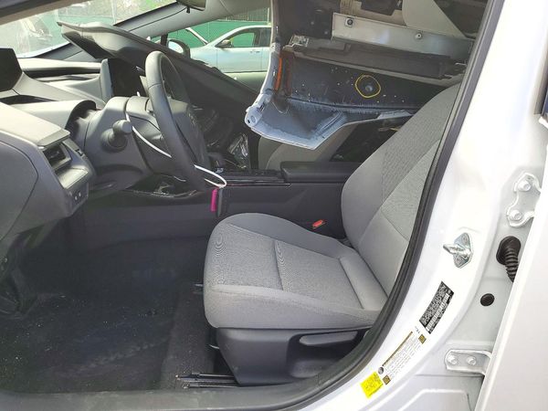 2024 TOYOTA PRIUS — DENT