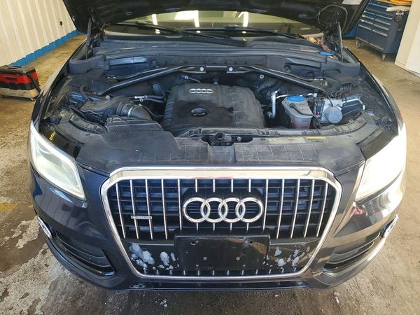 2014 AUDI Q5 Premium Plus — Engine bay