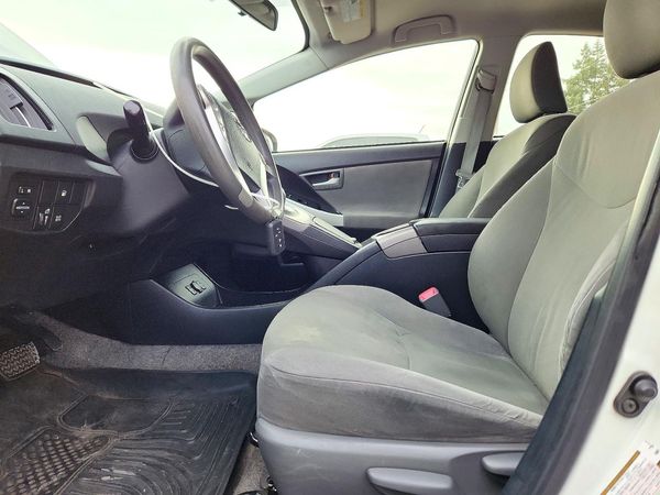 2012 TOYOTA PRIUS — DENT