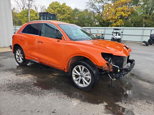 2023 AUDI Q3 S Line quattro Premium — Passenger 3/4