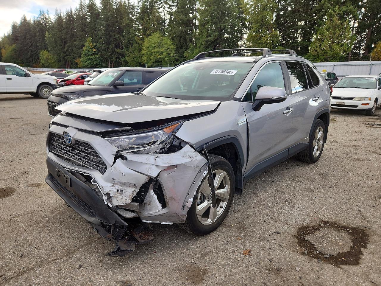 2019 TOYOTA RAV4 — Front 3/4