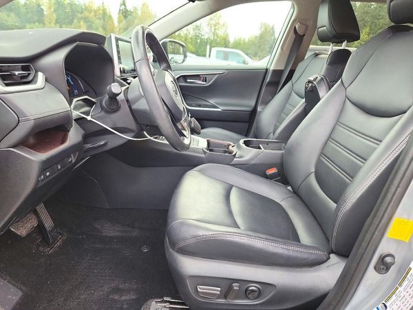 2019 TOYOTA RAV4 — DENT