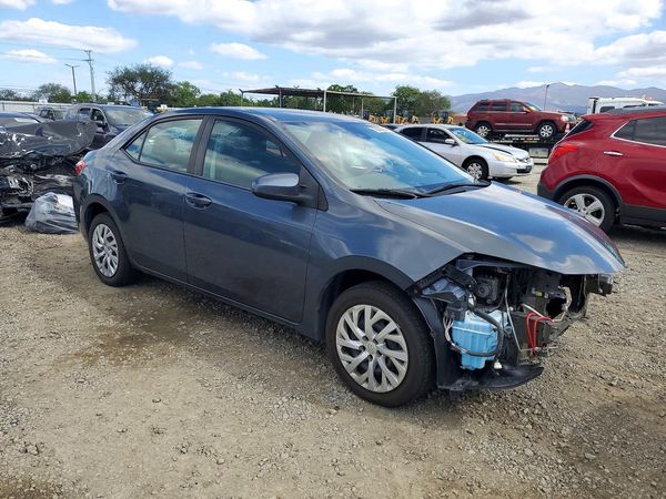 2018 TOYOTA COROLLA L/LE/SE/XLE/XSE — Passenger 3/4