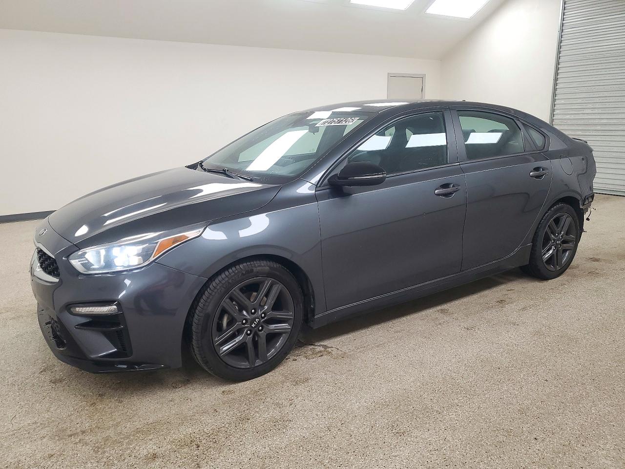 2021 KIA FORTE GT Line — Front 3/4