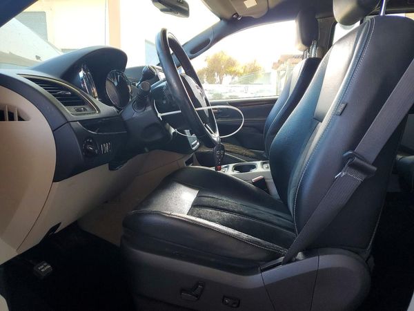2017 DODGE GRAND CARAVAN SXT — DENT