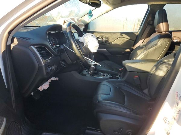 2021 JEEP CHEROKEE Limited — DENT