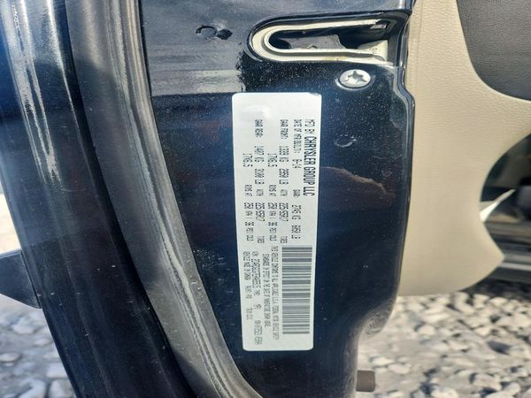 2014 DODGE CARAVAN SXT — VINS