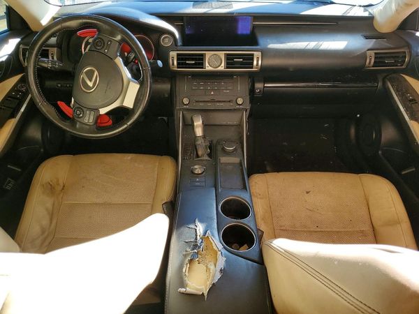 2016 LEXUS IS 200t
