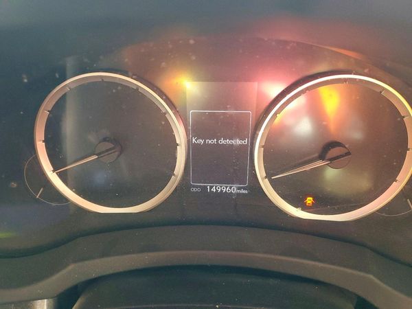 2016 LEXUS IS 200t