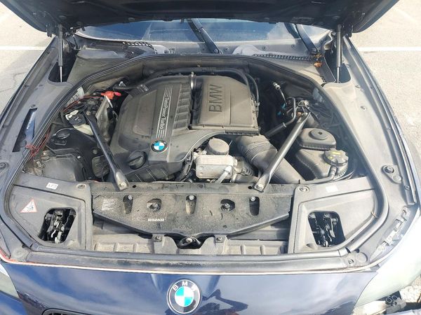 2015 BMW 535 xDrive — Engine bay