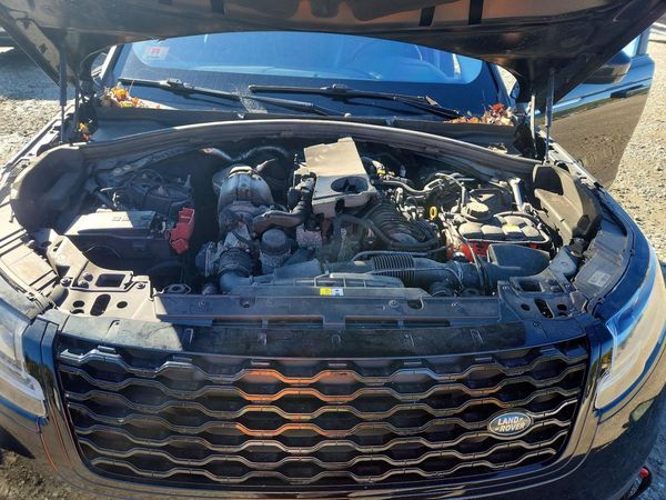 2018 LAND ROVER RANGEROVER S — Engine bay