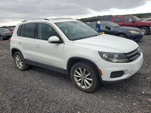 2017 VOLKSWAGEN TIGUAN Wolfsburg — Passenger 3/4