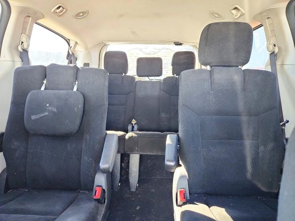2016 DODGE GRAND CARAVAN SE — SUVN
