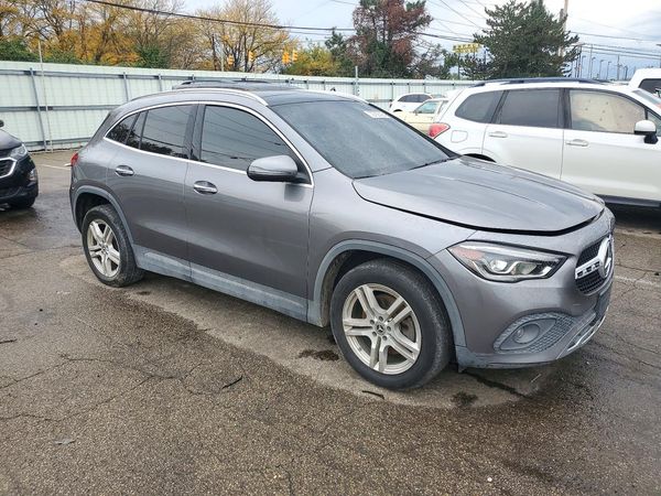 2021 MERCEDES-BENZ GLA GLA250 — Passenger 3/4