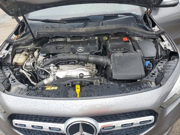 2021 MERCEDES-BENZ GLA GLA250 — Engine bay