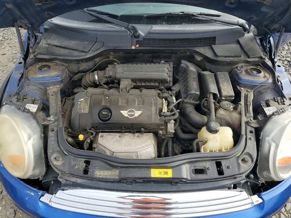 2012 MINI COOPER — Engine bay