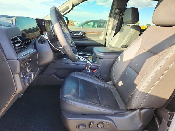 2025 CHEVROLET SUBURBAN Z71 — DENT