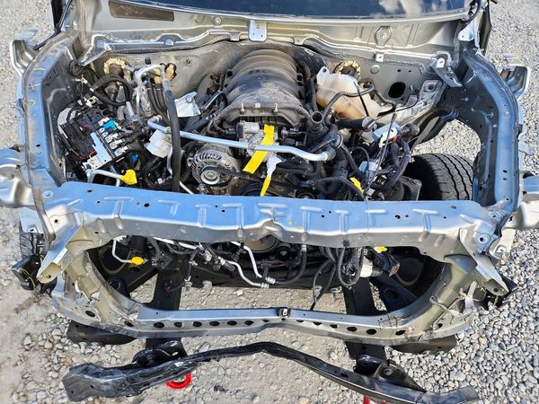 2025 CHEVROLET SUBURBAN Z71 — Engine bay