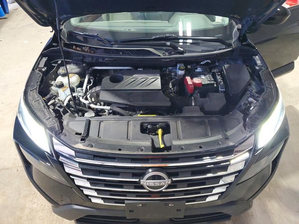 2025 NISSAN ROGUE SV — Engine bay