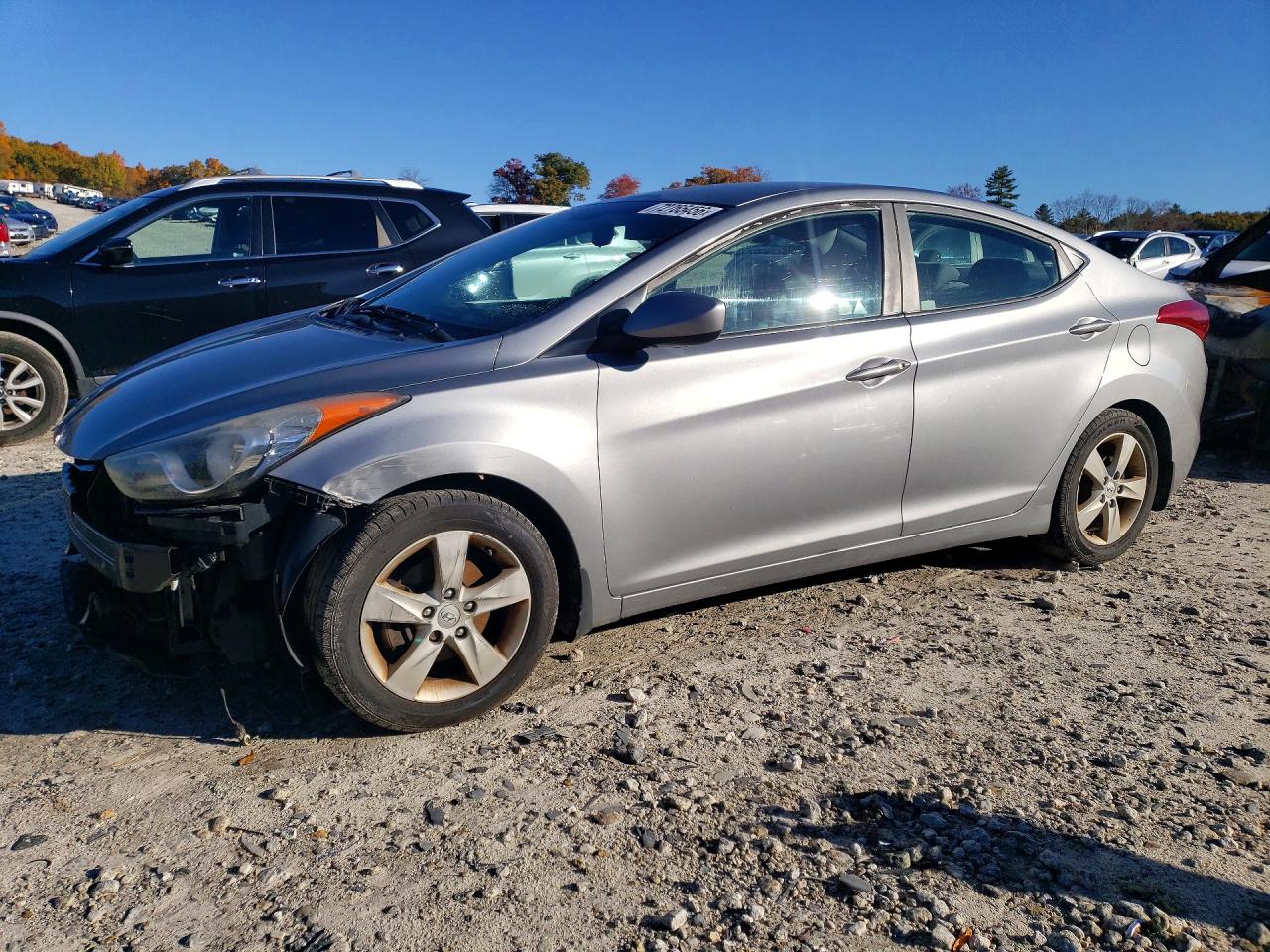 2013 HYUNDAI ELANTRA — Front 3/4
