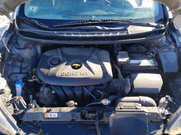 2013 HYUNDAI ELANTRA — Engine bay