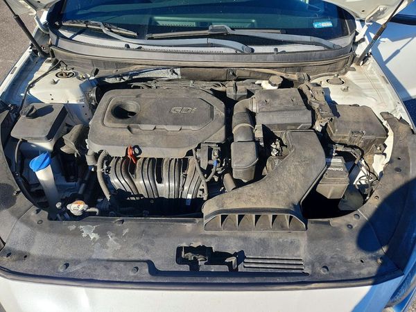 2019 HYUNDAI SONATA — Engine bay