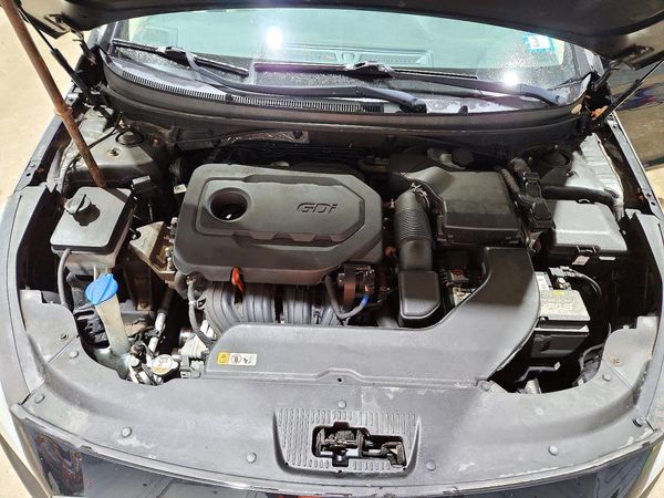 2017 HYUNDAI SONATA SE, Eco — Engine bay