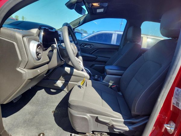 2023 CHEVROLET COLORADO LT — DENT