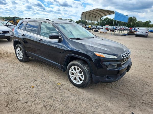 2014 JEEP CHEROKEE Latitude — Passenger 3/4