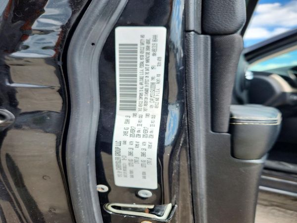 2014 JEEP CHEROKEE Latitude — VINS