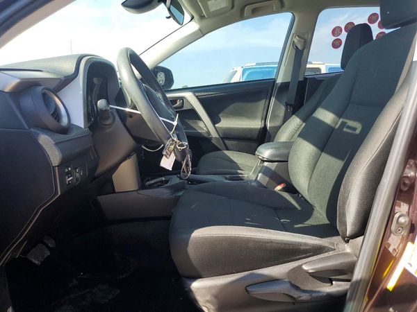 2018 TOYOTA RAV4 LE — DENT
