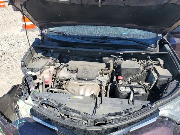 2018 TOYOTA RAV4 LE — Engine bay