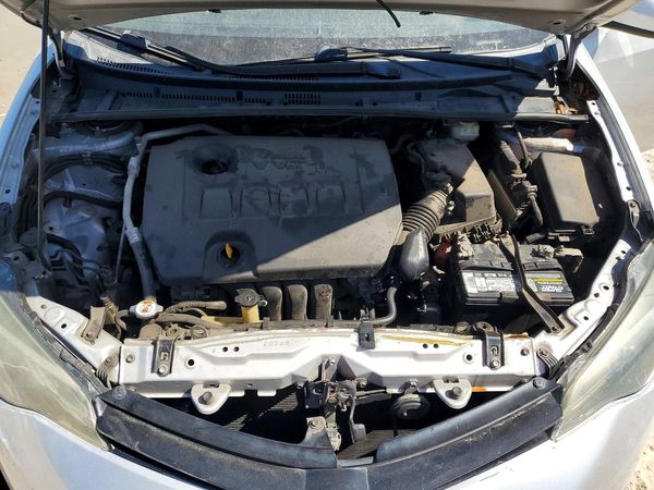 2017 TOYOTA COROLLA — Engine bay