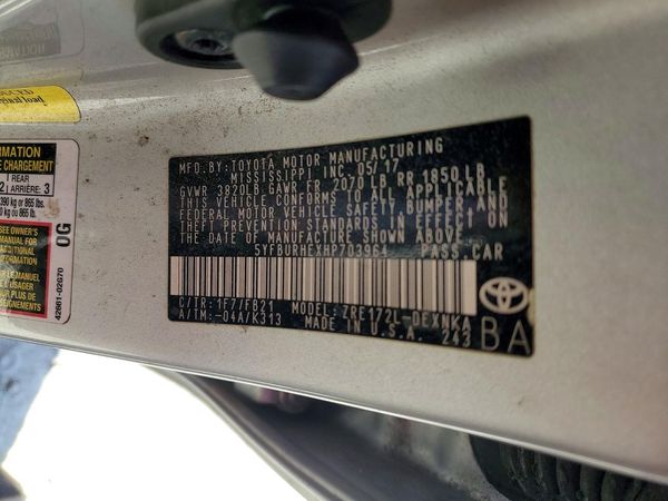 2017 TOYOTA COROLLA — VINS