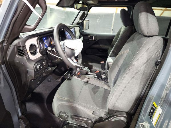 2026 JEEP WRANGLER Sahara — DENT
