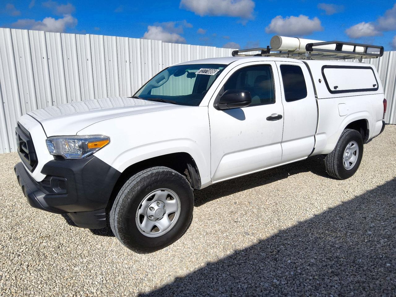 2023 TOYOTA TACOMA SR5 — Front 3/4