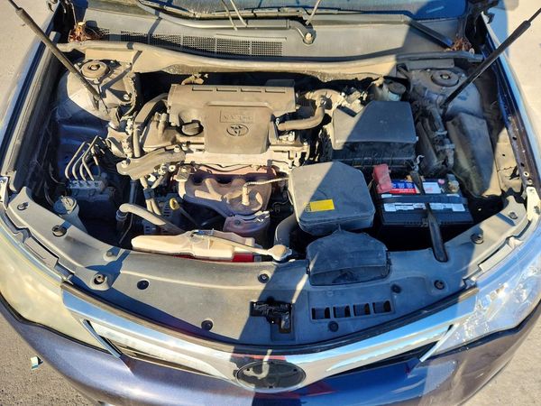 2014 TOYOTA CAMRY — Engine bay