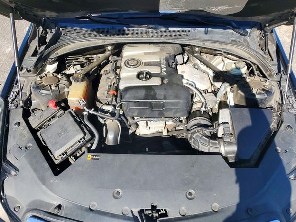 2014 CADILLAC ATS Standard — Engine bay